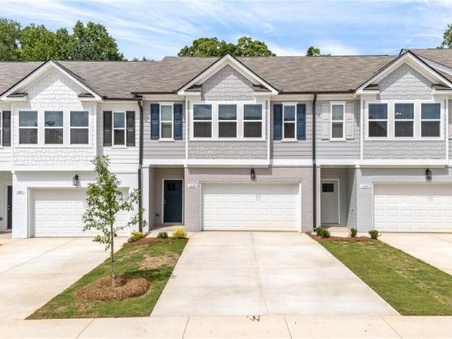 Townhouse for sale in Opelika, Alabama