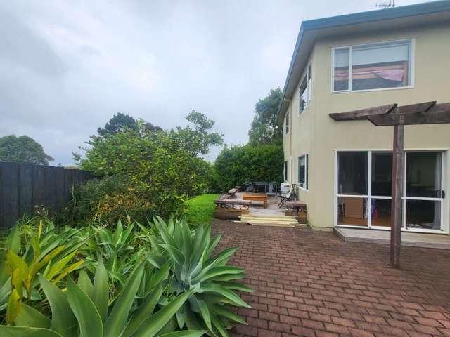 House for sale in Sunnynook, Oroua County