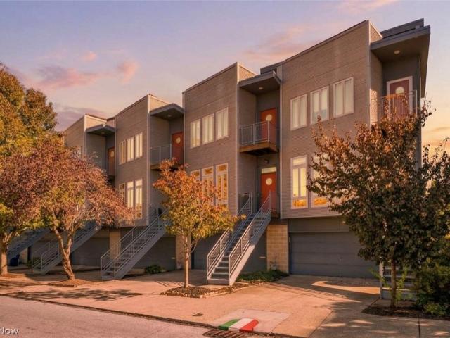 Townhouse for sale in Detroit-Shoreway, Cleveland
