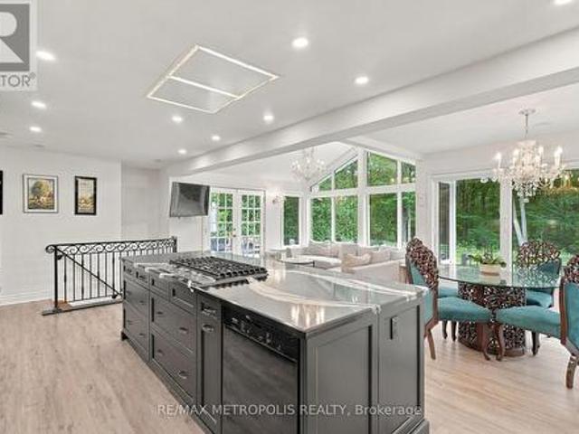 House for sale in Oakville, Golden Horseshoe