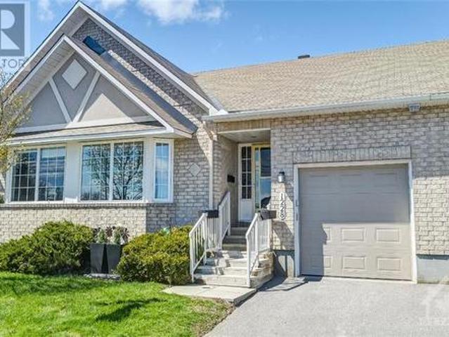 Condo for sale in Gloucester, Ontario