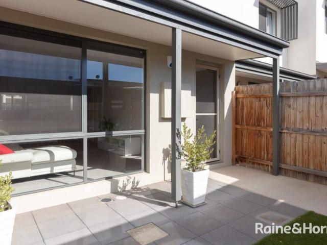 Townhouse for rent in Franklin, Australian Capital Territory