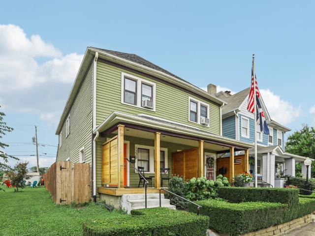 House for sale in Near Eastside, Camby