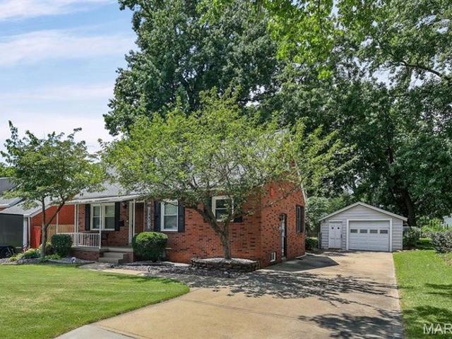 House for sale in Edwardsville, Illinois