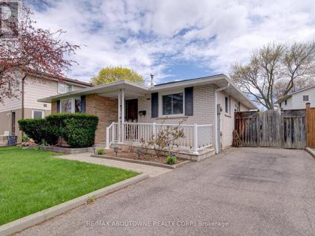 House for sale in Oakville, Ontario