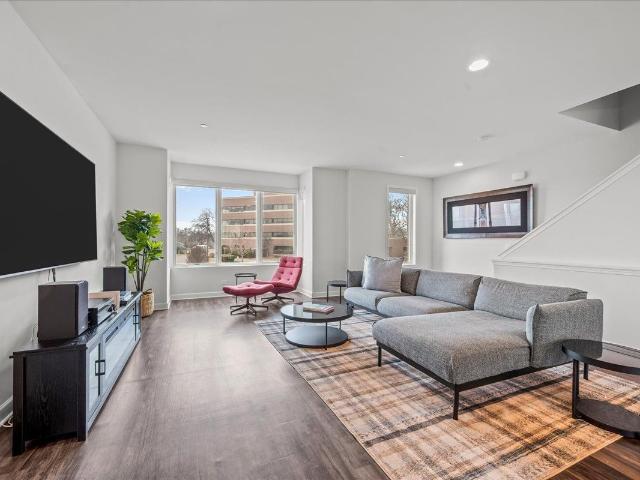 Townhouse for sale in Northbrook, Illinois