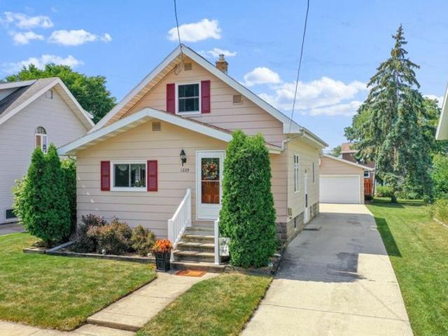 House for sale in Oshkosh, Wisconsin