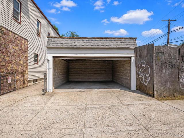 House for sale in Queens, Arverne