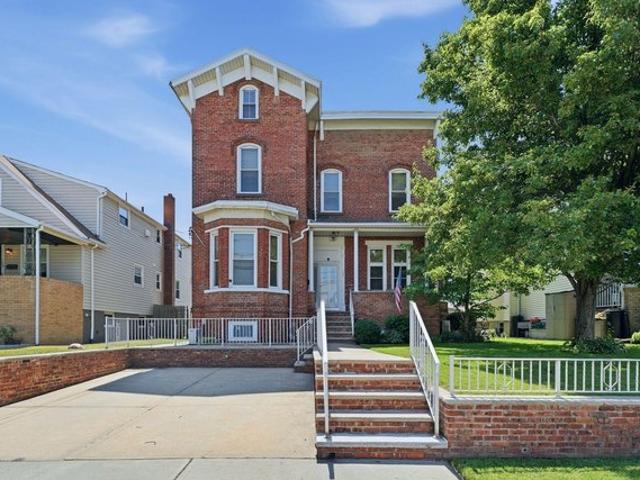 House for sale in Hudson, New Jersey