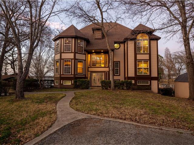 House for sale in Henderson, Texas