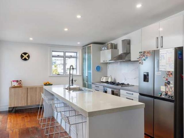House for sale in Avondale