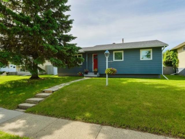 House for sale in Spruce Grove, Alberta