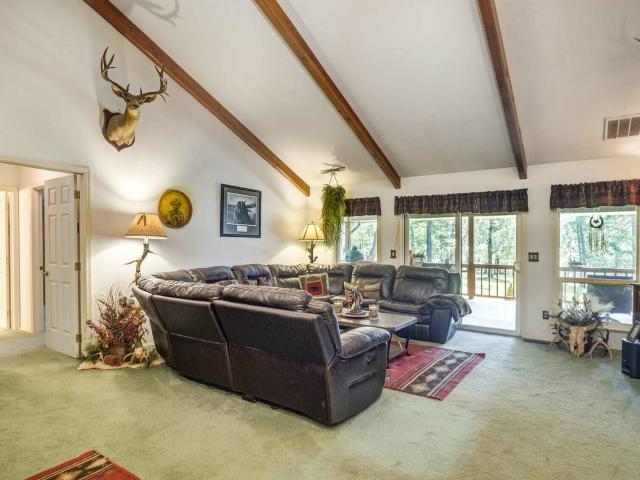 House for sale in Rogue River