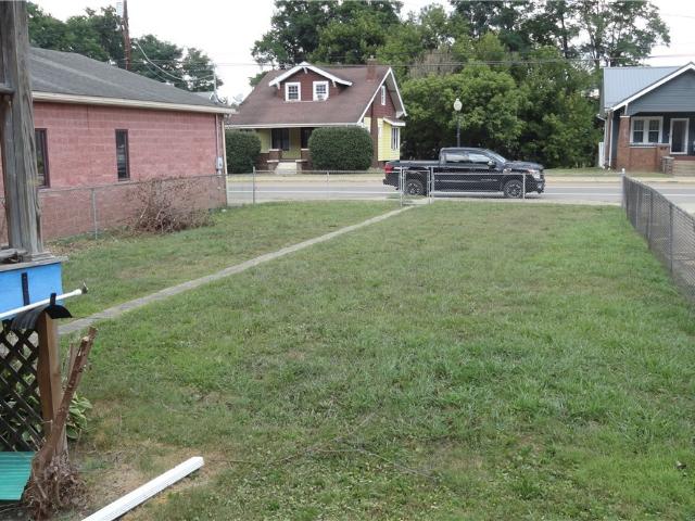 House for sale in Chester, West Virginia