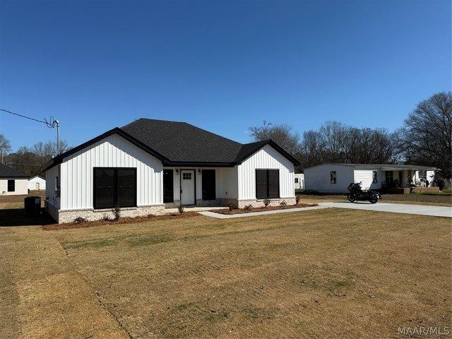 House for sale in Elmore, Alabama