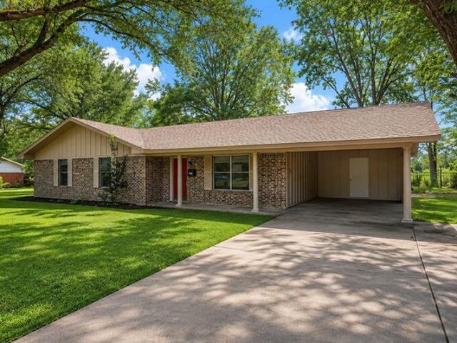 House for sale in Crockett, Texas