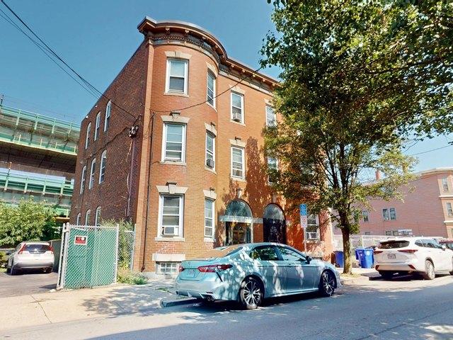 Condo for sale in Chelsea, Suffolk County