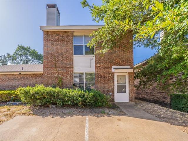 Townhouse for sale in Duncanville, Texas
