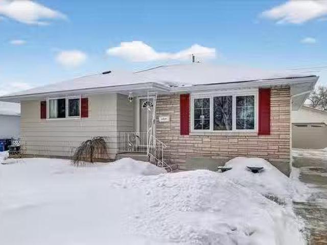 House for sale in East St. Paul, Manitoba