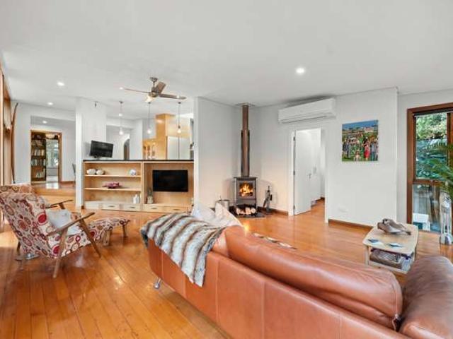 House for sale in Chaslands, Canterbury