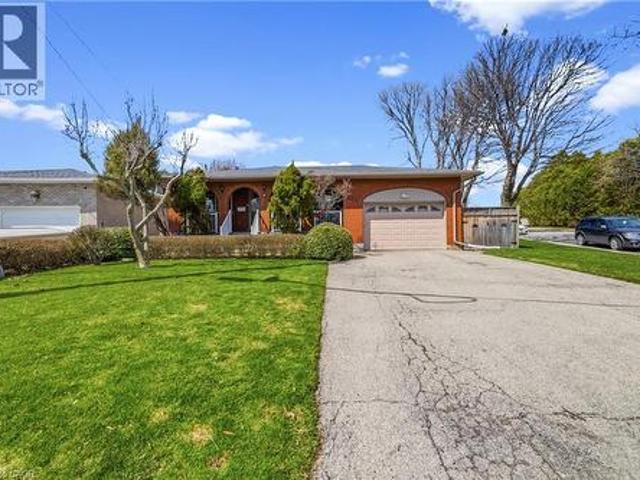 House for sale in Ancaster, Ontario