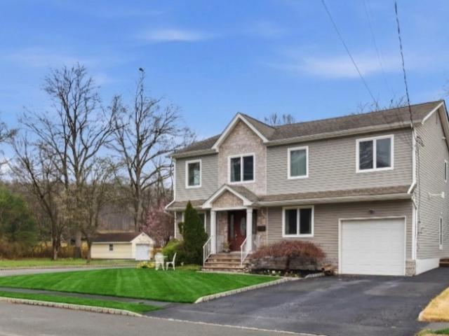 House for sale in Springfield, New Jersey