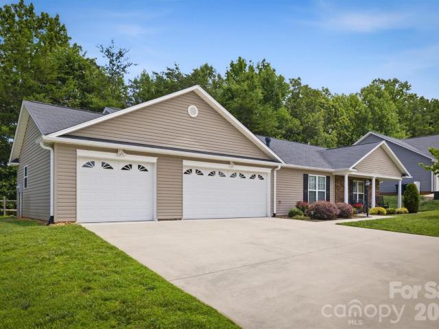 Townhouse for sale in Connellys Springs, North Carolina