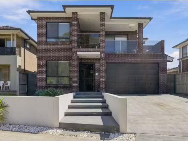 House for rent in Carnes Hill, Sydney