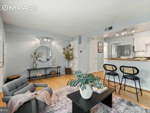 Townhouse for rent in Arlington