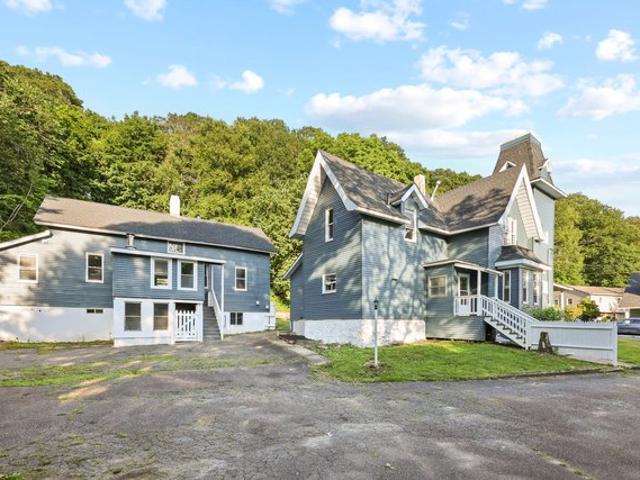 House for sale in Naugatuck, Connecticut