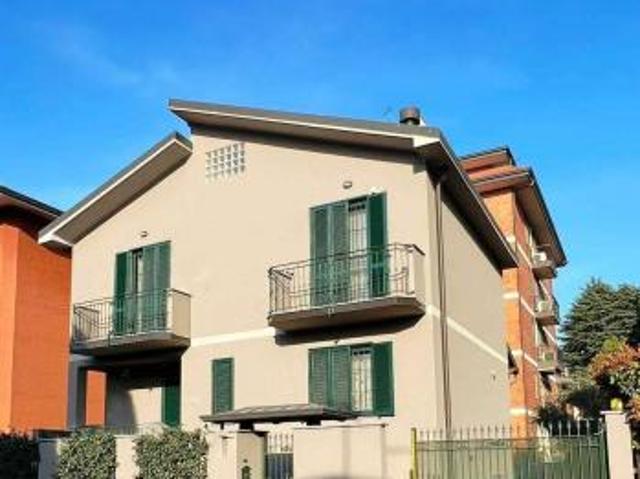 Villa Indipendente in vendita a Locate Triulzi, Lombardia