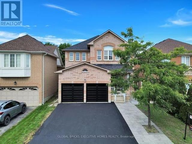 House for sale in Brampton, Golden Horseshoe
