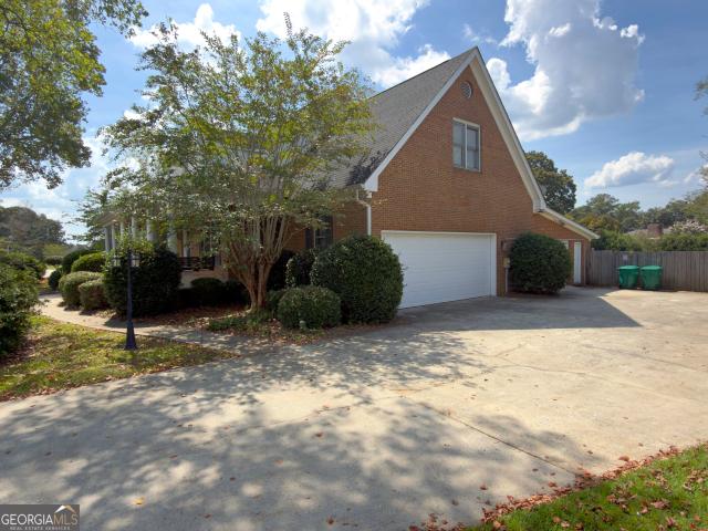 House for sale in Kathleen, Georgia
