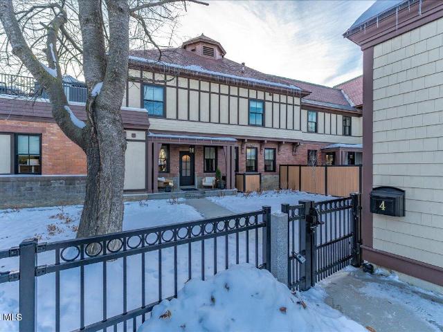 Condo for sale in Saratoga, New York