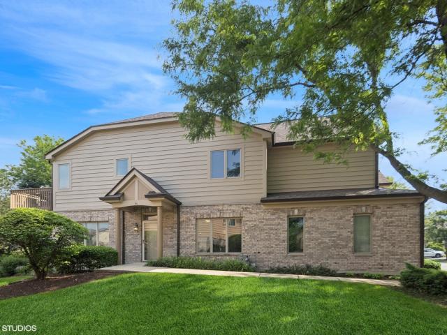 Townhouse for sale in Willow Springs