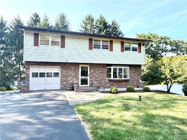 House for sale in Camillus, New York