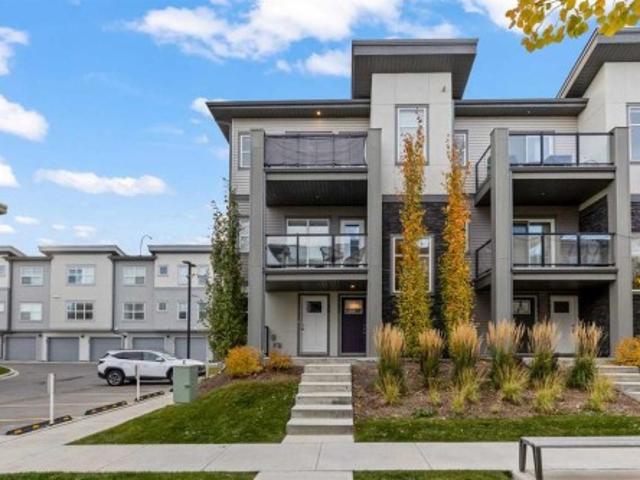 Townhouse for sale in Springbank Hill, Calgary