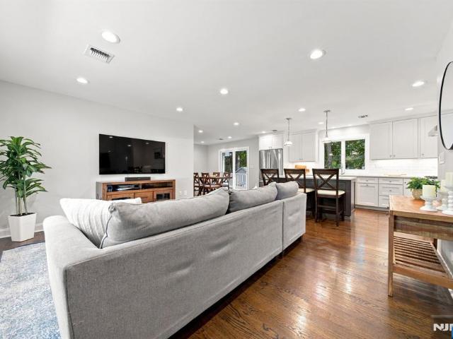 House for sale in Midland Park, New Jersey