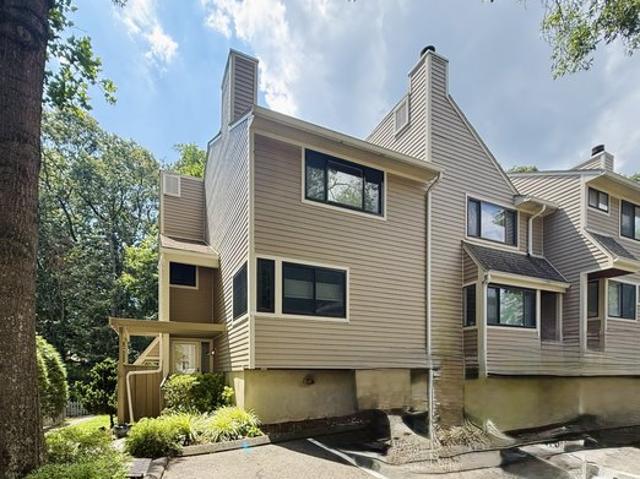 Townhouse for sale in Norwalk, Connecticut