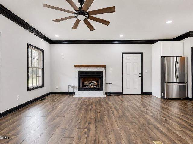 House for sale in La Grange, Kentucky