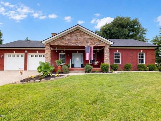 House for sale in La Grange, Kentucky