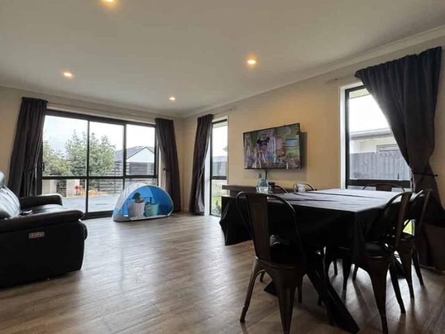 House for rent in Chaslands, Canterbury