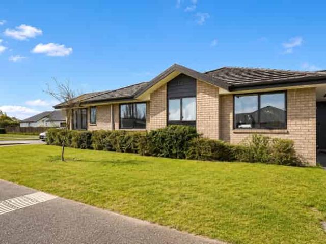 House for rent in Chaslands, Canterbury