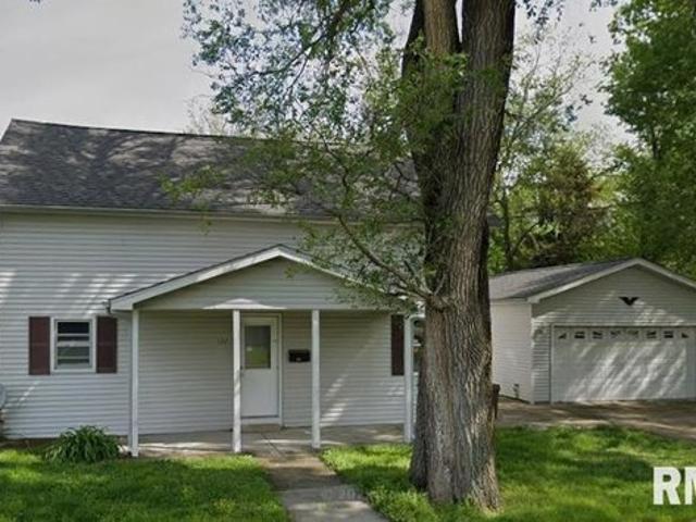 House for sale in Auburn, Illinois