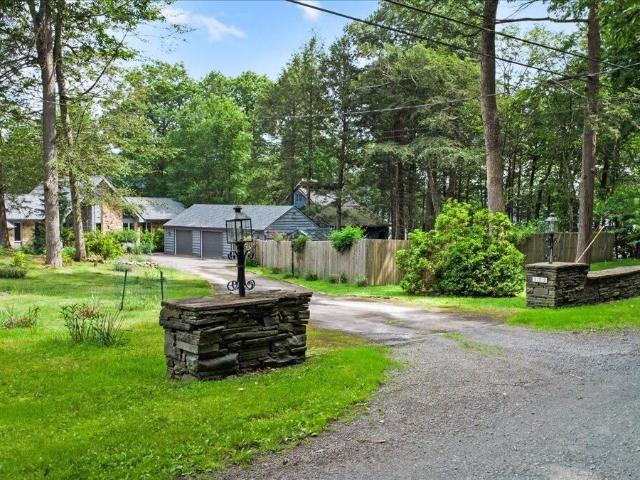 House for sale in Greentown
