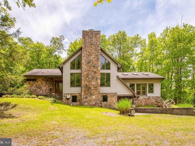 House for sale in Garrett, Maryland