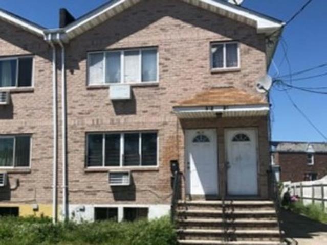 House for sale in Queens, Arverne