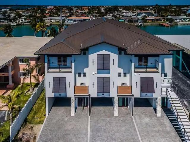 Condo for sale in Saint Petersburg