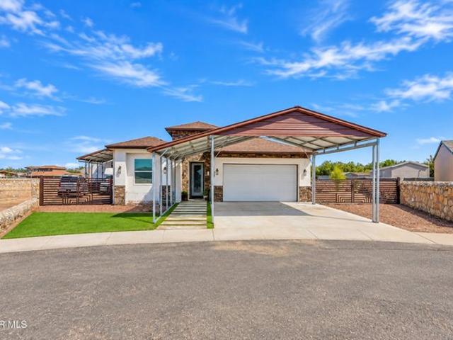 House for sale in Clint, El Paso County