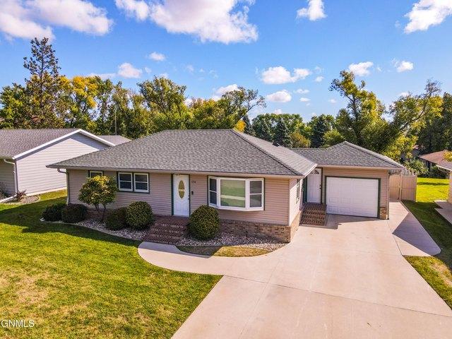 House for sale in Valley City, Barnes County